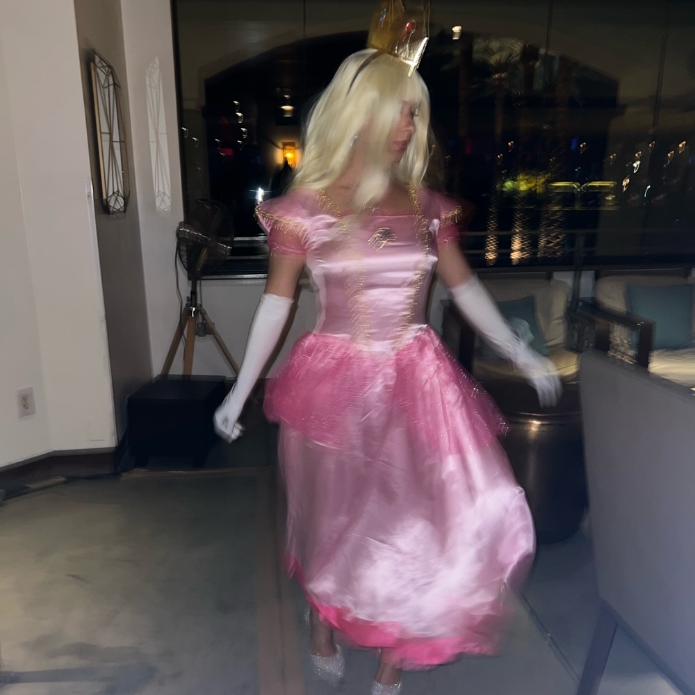 Princess Peach Mario Halloween Costume